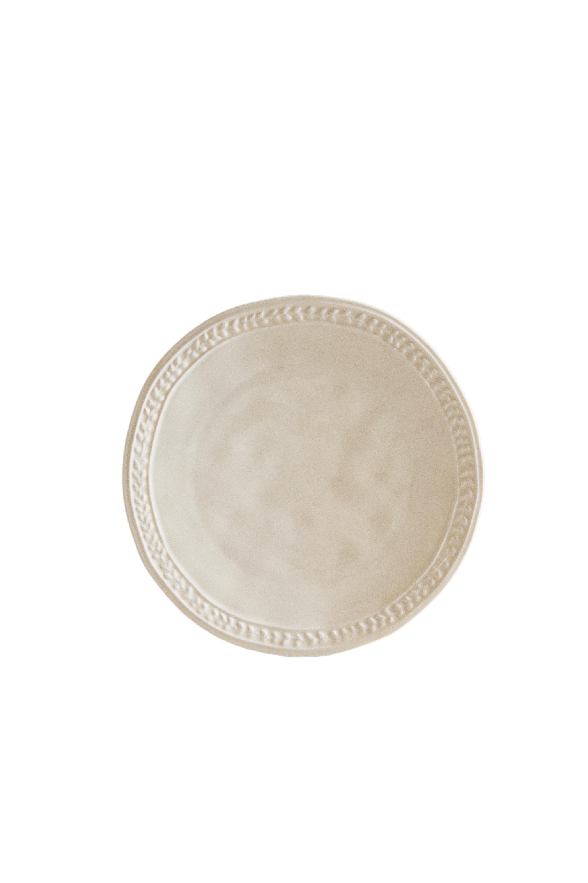STONEWARE DESSERT PLATE WITH RAISED DESIGN